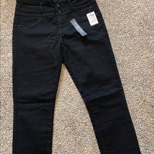 Hi-Waist Skinny Jeans